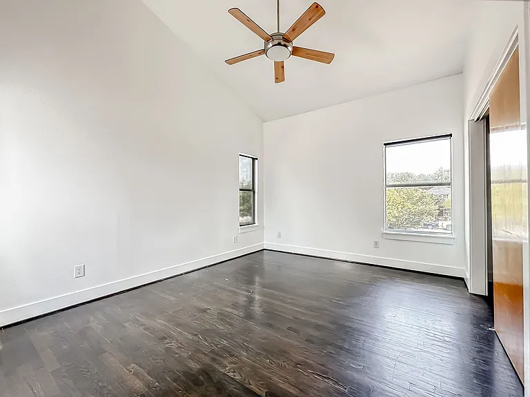 417 S Beacon St — Photo 16