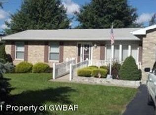 453 S Mountain Blvd, Mountain Top, PA 18707