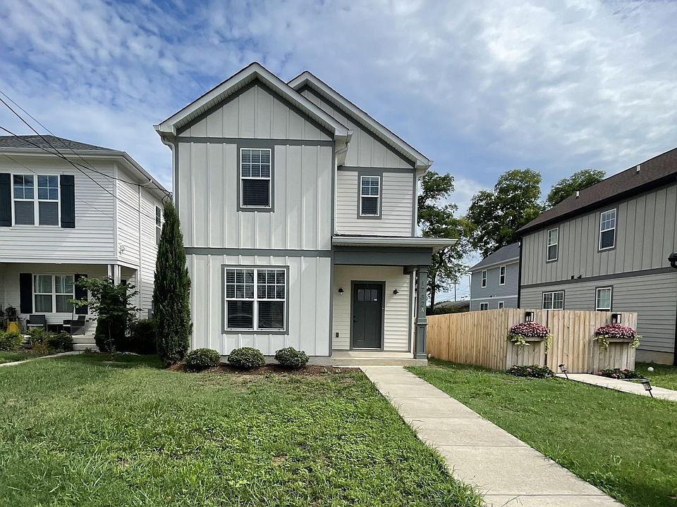 Welcome to 1732 A Pecan Street.