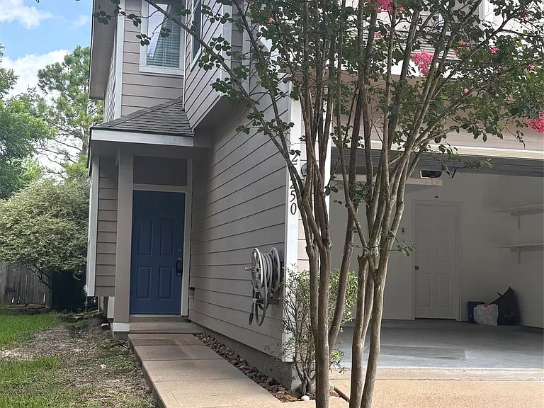 25250 Finchgrove Ln — Photo 1