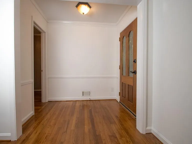 376 Cochran Dr NW — Photo 3
