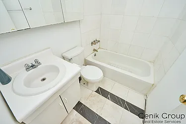 Rented by Genik Group Corp