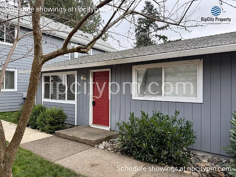 11837 SE Gladstone St — Photo 1