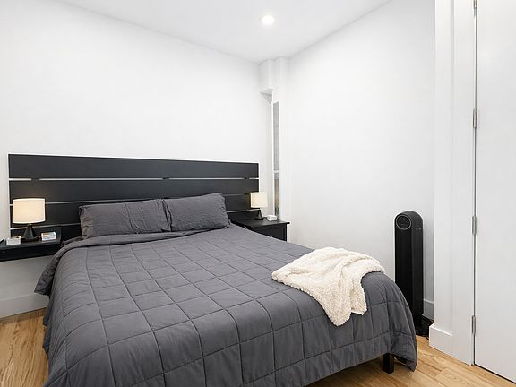 4th image of 228 W 18th St APT 21