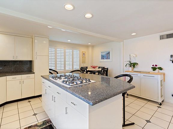 3rd image of 4421 Cezanne Ave