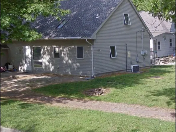 500 Laramie St APT B, Manhattan, KS 66502