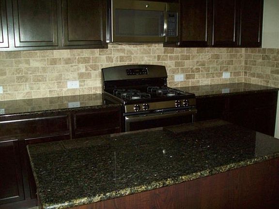 4th image of 1331 Foxglove Ln