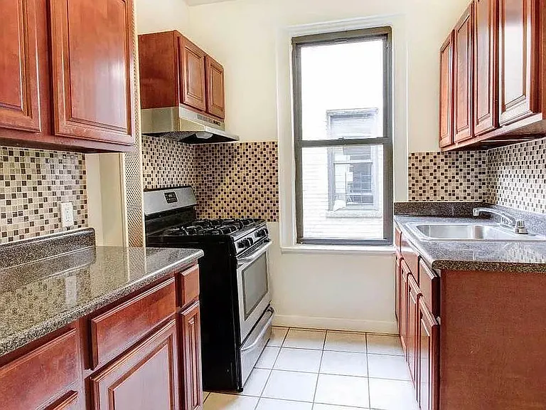 712 W 176th St #3D — Photo 1