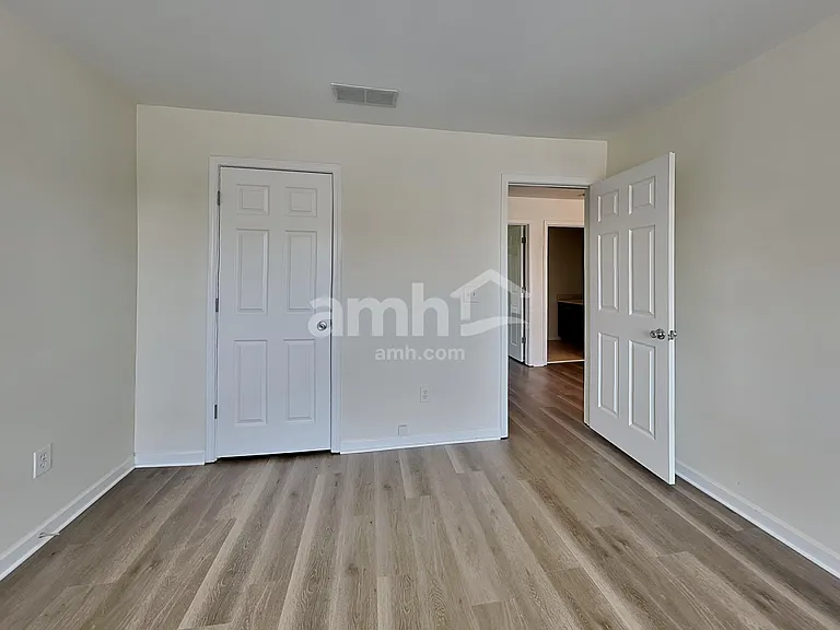 35 Hampton Pl — Photo 23