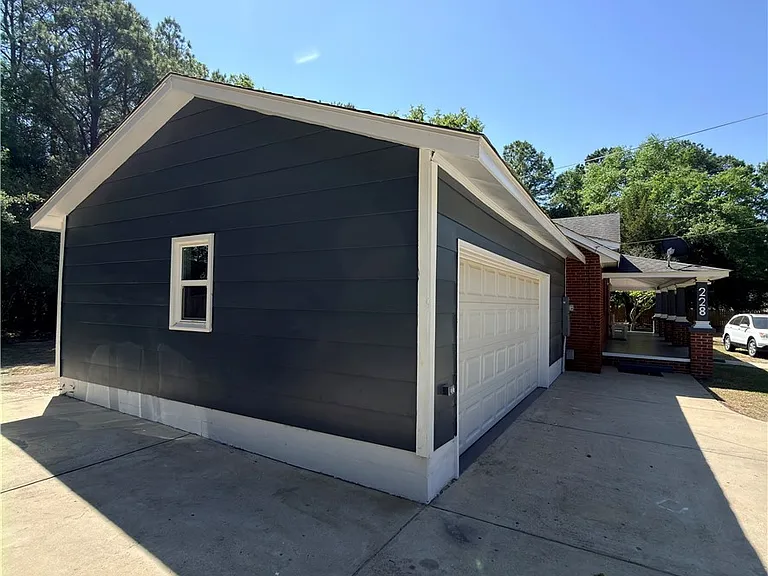 228 Eastwood Ave — Photo 4