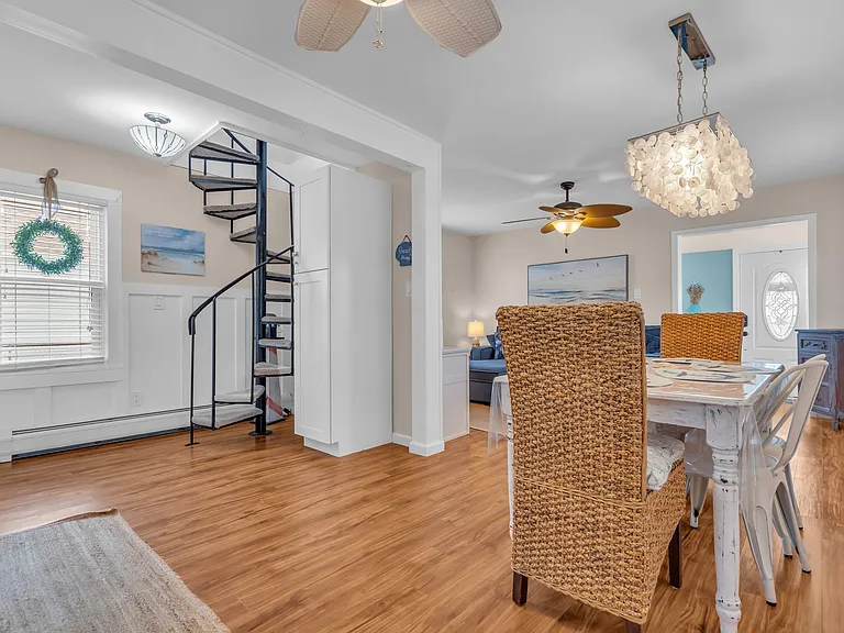 227 Bay Ter — Photo 12