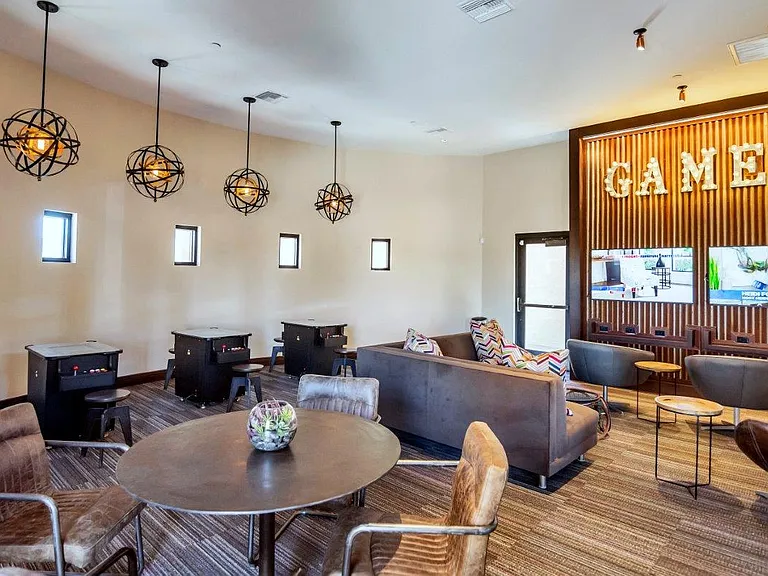 Noria Robson Luxury Apartments — Photo 45