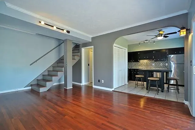 Building Photo - 515A Chesterfield Ave #A