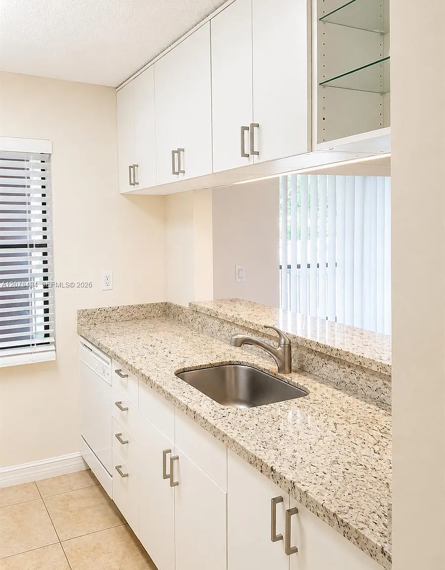 Miramar Club #3 Condo — Photo 2