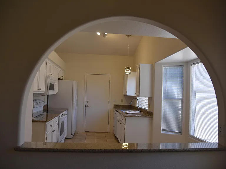 9329 E Corrine Dr — Photo 4