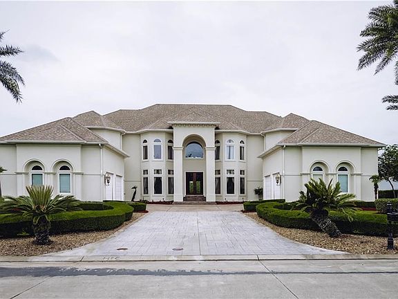 2nd image of 15 Island Club Dr