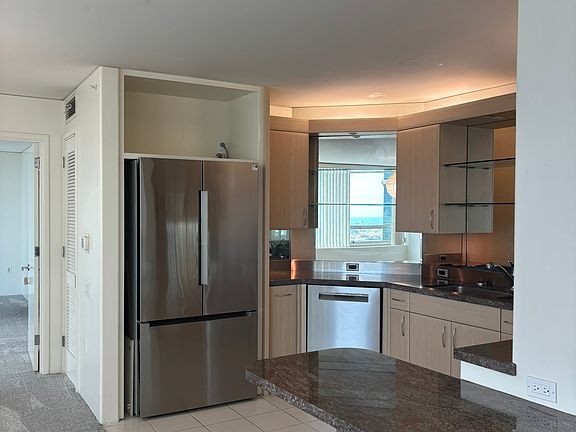 2nd image of 88 Piikoi St APT 1810