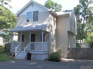 25 Corona Rd, Sound Beach, NY 11789