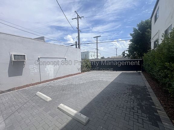 3rd image of 5512 N Long Beach Blvd #A