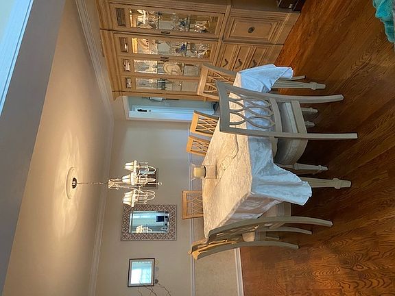4th image of 1565 Woodbine Ct
