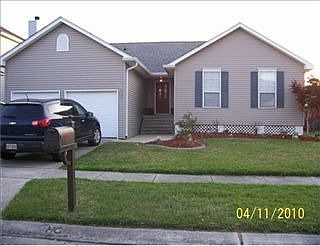 1st image of 220 Nottaway Dr