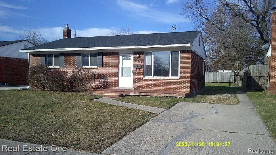 1st image of 31050 Birchwood St