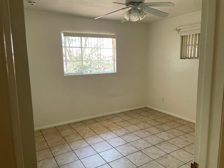 836 W Howe St — Photo 12
