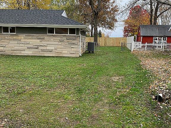 3rd image of 3412 W Fleetwood Dr