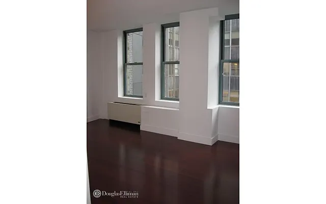 Rented by Douglas Elliman | media 33