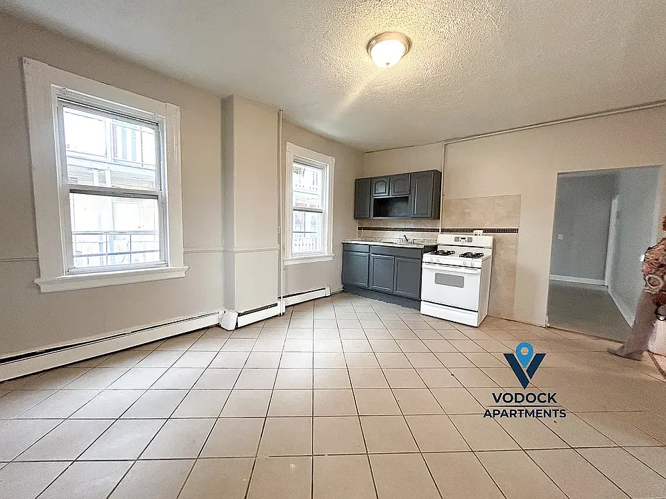 9 W Pearl St #2