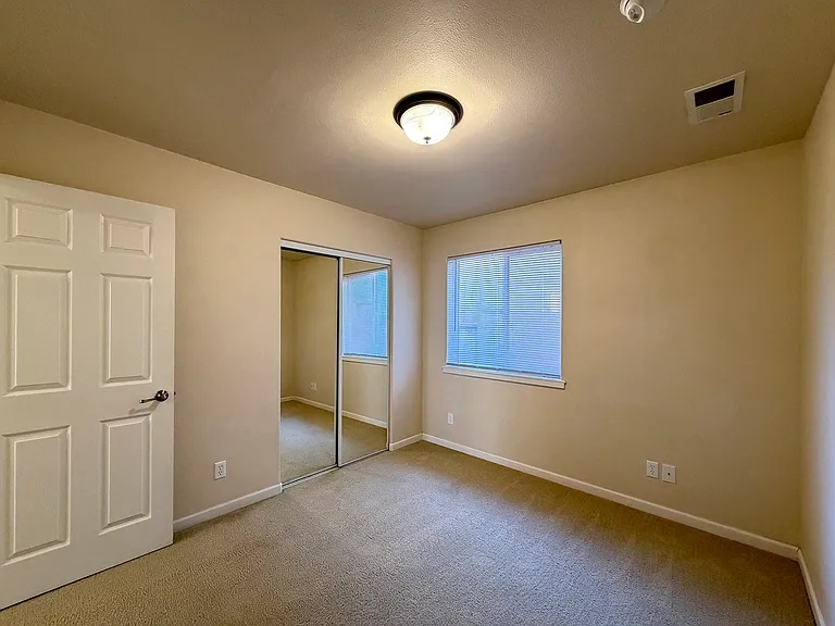 1243 N Park Ln — Photo 11