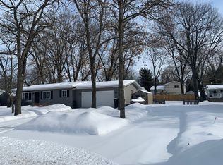 3008 E Hickory Dr, Wonder Lake, IL