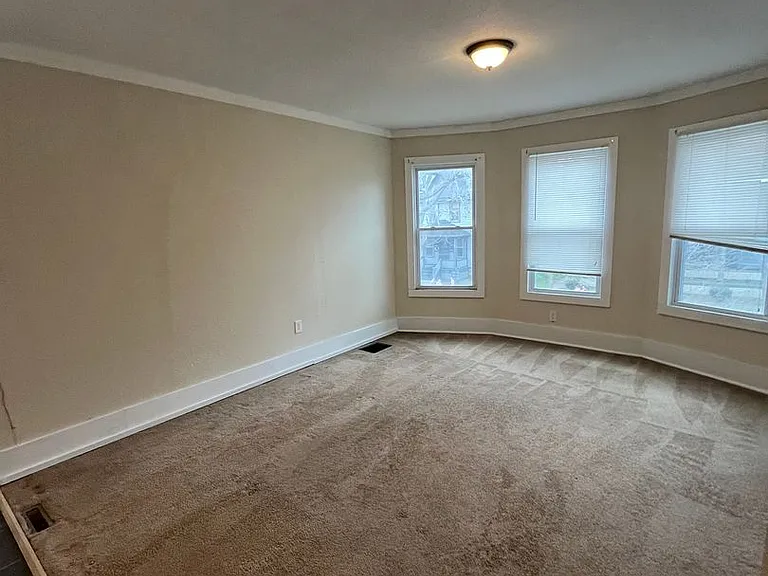 12 Madison St — Photo 22