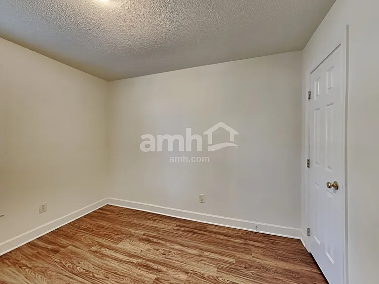803 Delray Ln — Photo 12