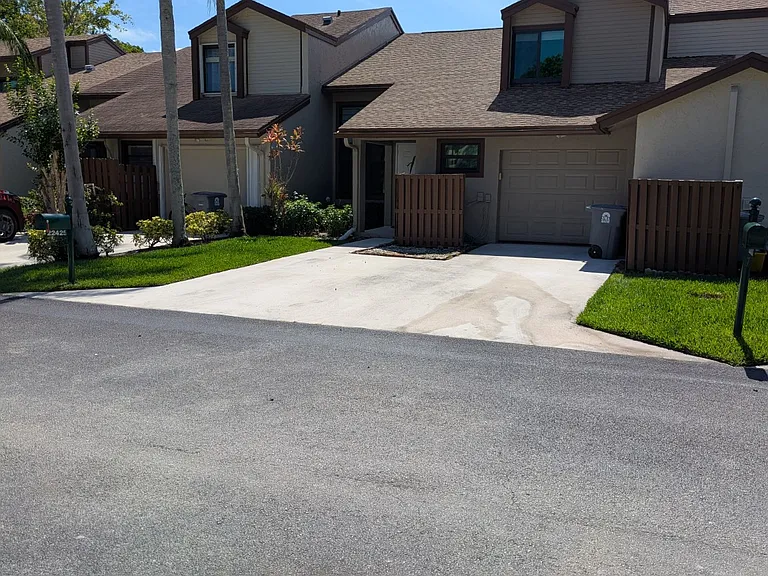22425 Thousand Pines Ln — Photo 3