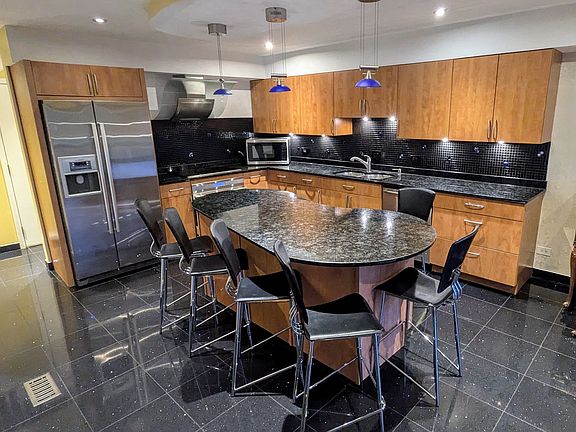 5th image of 4141 Picardy Dr