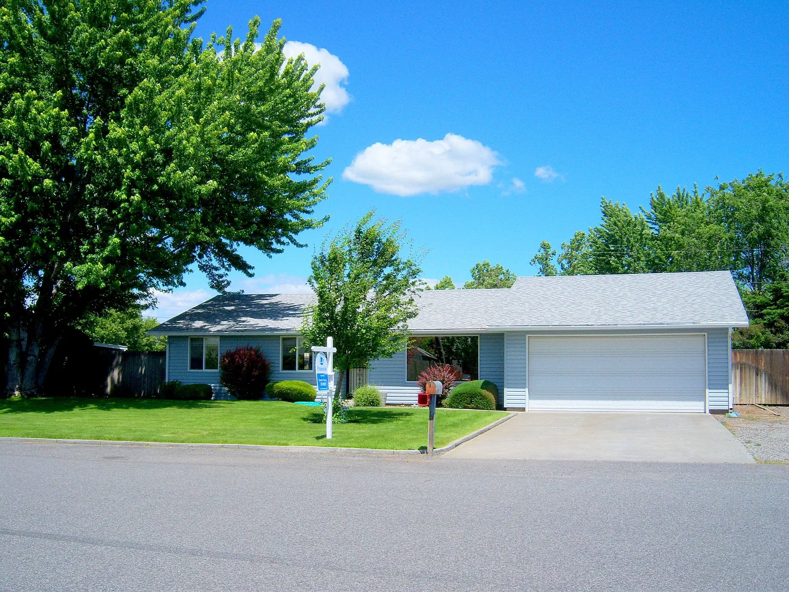 4115 W Margaret St photo 1