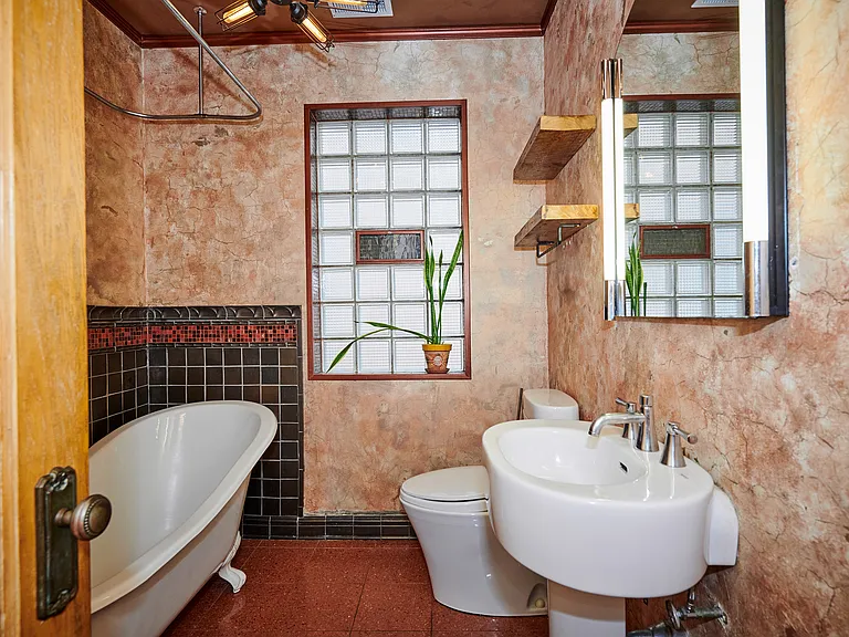 216 Le Moyne Pkwy — Photo 16