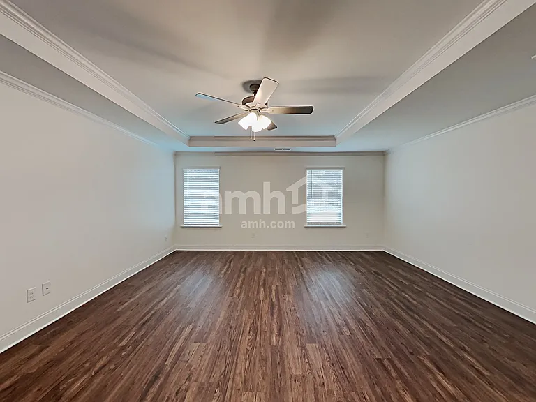 2121 Laurel Village Cir — Photo 16