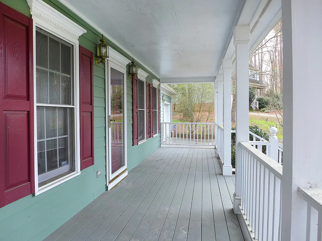 3 bed, 2.5 bath, 2245 sqft, $2,377 — Photo 3