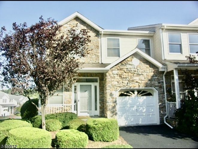 1st image of 149 Summerhill Dr