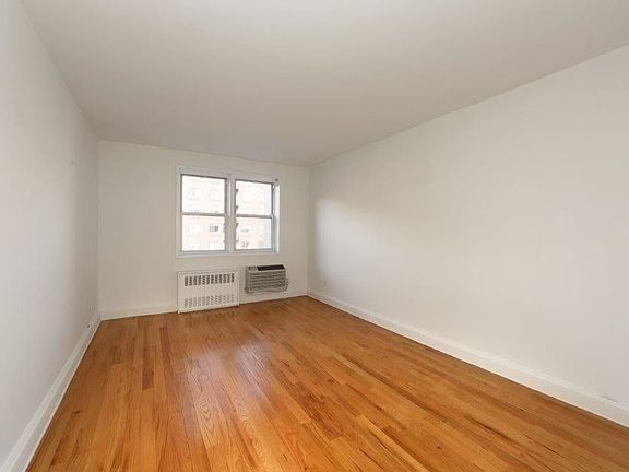 5th image of 77 W 15th St #218