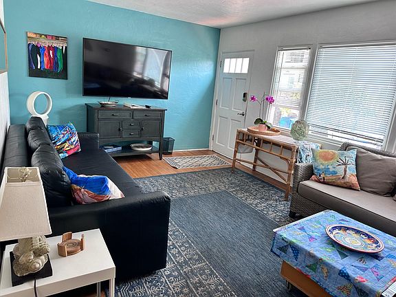 3rd image of 822-24 Brighton Ct