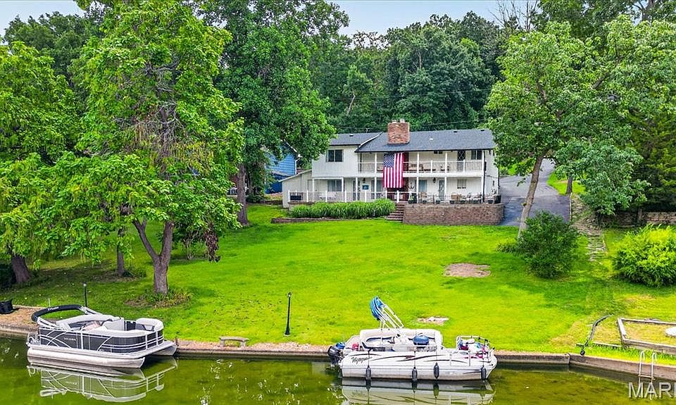 1st image of 3661 S Lakeshore Dr