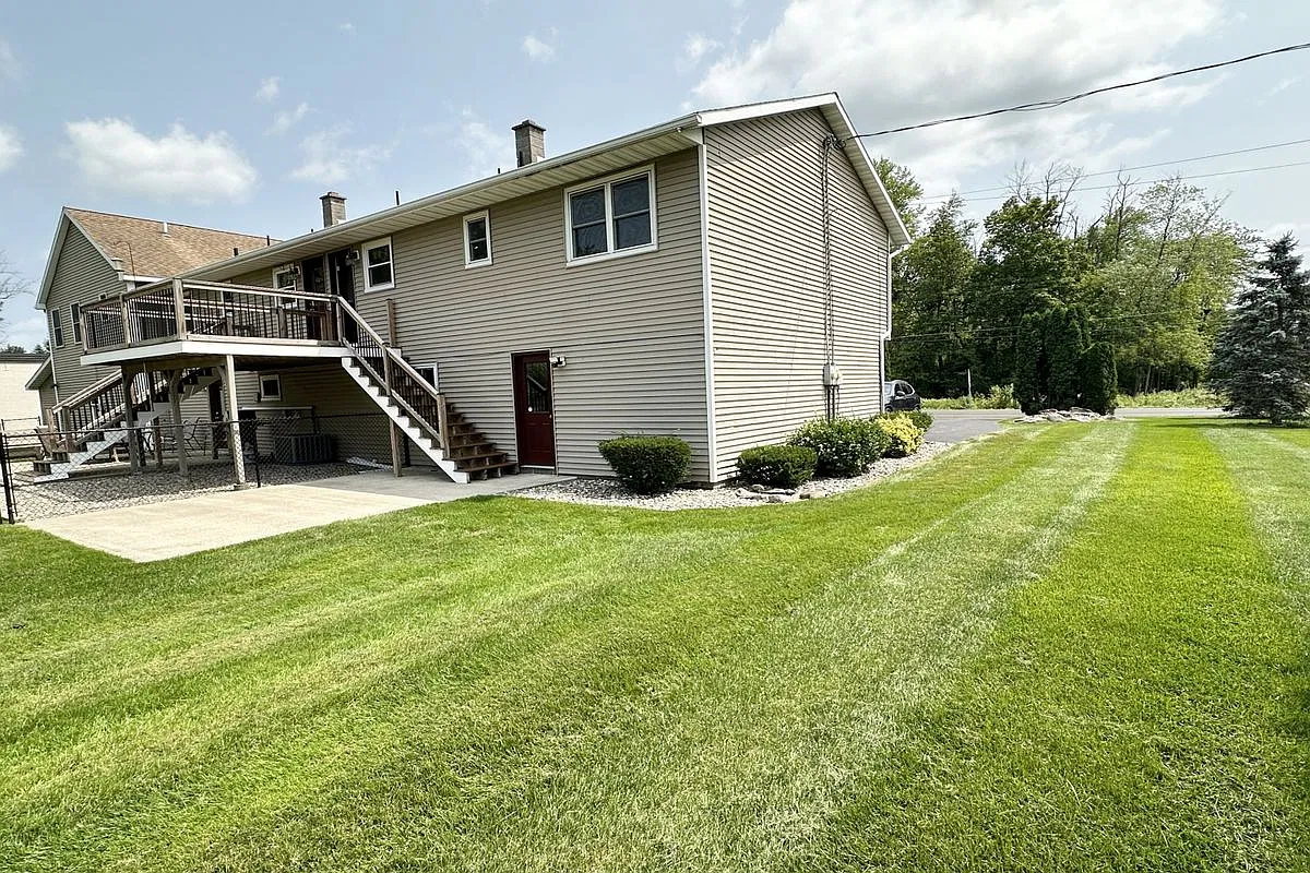 2 bed, 2.0 bath, 1200 sqft, $2,000 — Photo 2