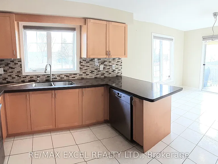 131 Cynthia Jean St — Photo 9