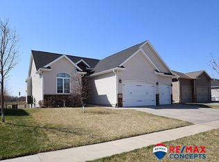 5027 Beckys Way, Lincoln, NE 68514