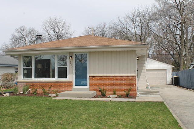 1st image of 11612 W Dearbourn Ave