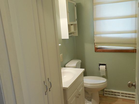 Bathroom - Main Level