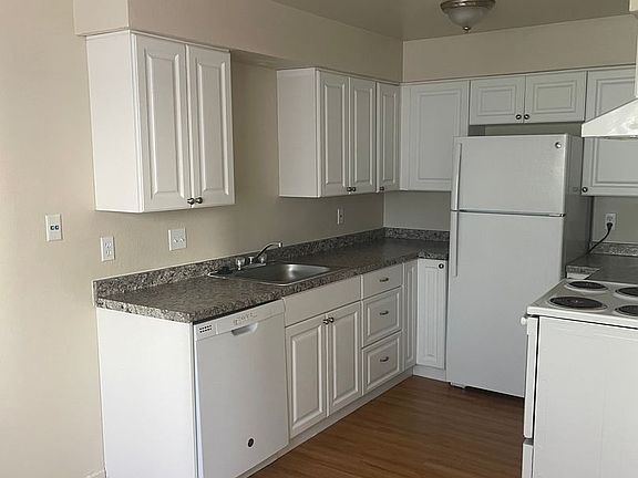 3rd image of 1000 & 1030 Del Sol Pl #1000-B